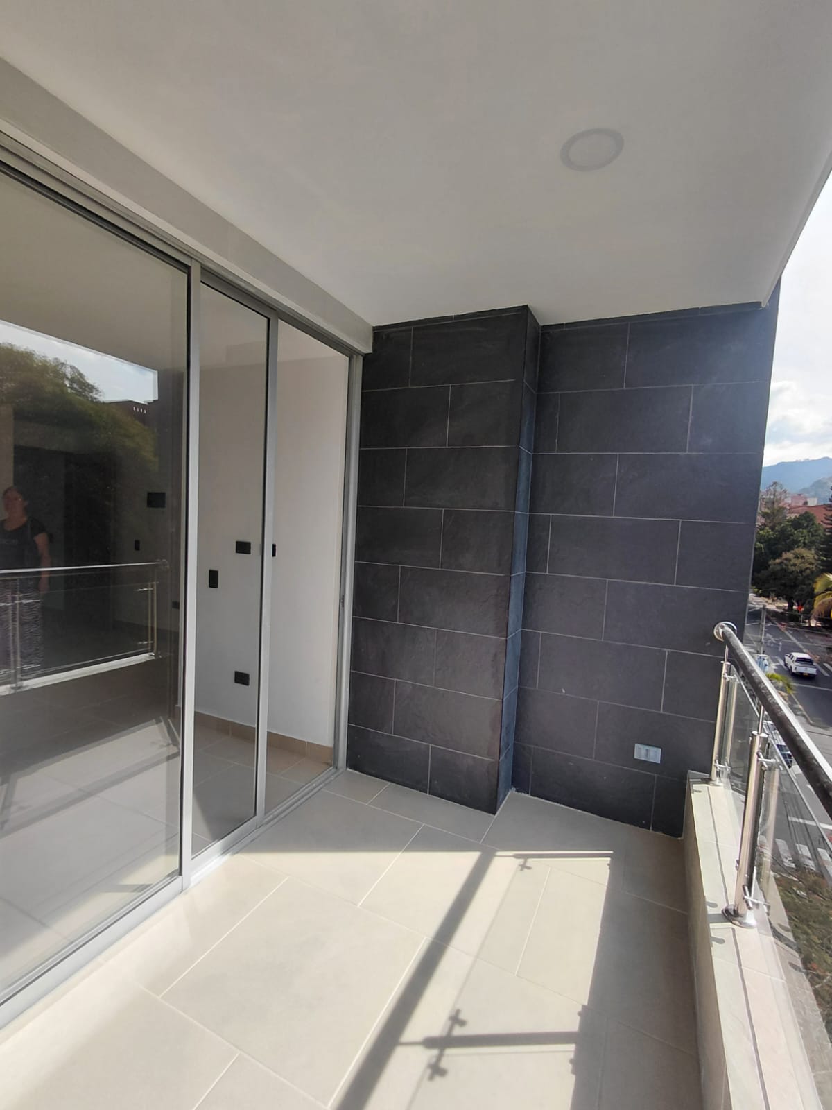 APARTAESTUDIO EN ARRIENDO FLORESTA COFUTURA 1