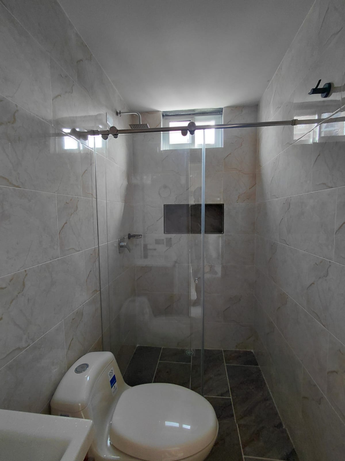 APARTAESTUDIO EN ARRIENDO FLORESTA COFUTURA 3